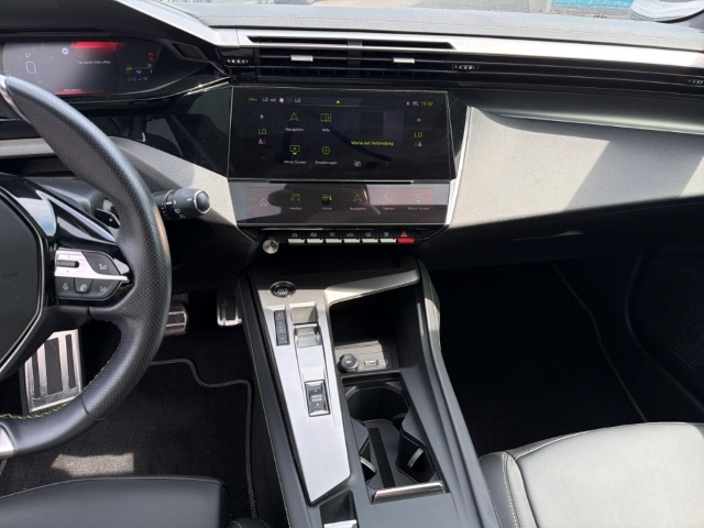 Fahrzeugabbildung Peugeot 308 GT El. Panodach Navi Memory Sitze Massagesitze LED Blendfreies Fernl. Kurvenlicht