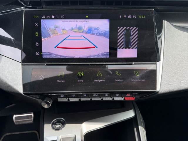 Fahrzeugabbildung Peugeot 308 GT El. Panodach Navi Memory Sitze Massagesitze LED Blendfreies Fernl. Kurvenlicht