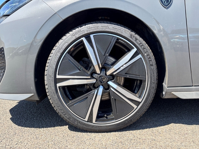 Fahrzeugabbildung Peugeot 308 GT Navi LED Blendfreies Fernl. Kurvenlicht 2-Zonen-Klimaautom DAB Ambientebeleuchtung