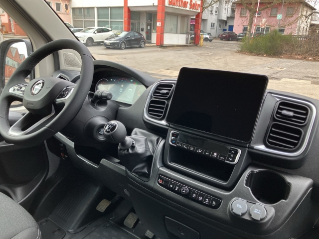 Fahrzeugabbildung Opel Movano Pritsche Doppelkabine 3,5t L4 AHK Navi Winter Techno Plus Worksite Visibility Paket