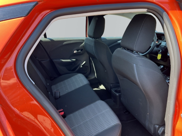 Fahrzeugabbildung Opel Corsa Edition Apple CarPlay Android Auto Musikstreaming DAB Spurhalteass. Verkehrszeichenerk.