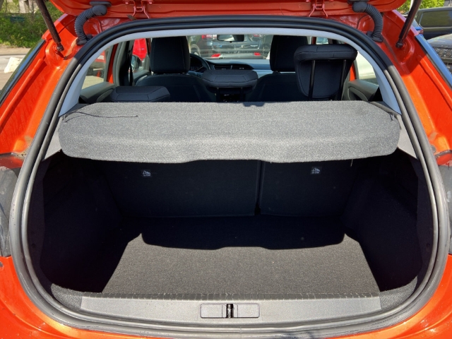 Fahrzeugabbildung Opel Corsa Edition Apple CarPlay Android Auto Musikstreaming DAB Spurhalteass. Verkehrszeichenerk.