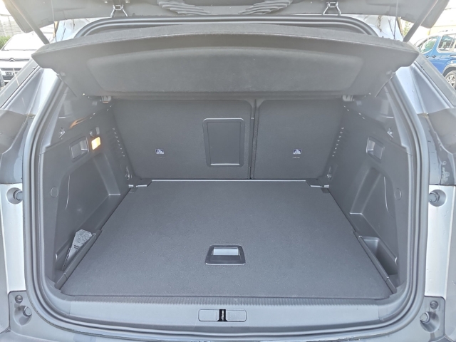 Fahrzeugabbildung Peugeot 3008 Allure Pack 1.5 BlueHDi 130 EU6d Navi Digitales Cockpit LED Apple CarPlay Android Auto