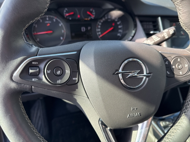Fahrzeugabbildung Opel Crossland Enjoy LED Apple CarPlay Android Auto DAB Ambientebeleuchtung SHZ LenkradHZG