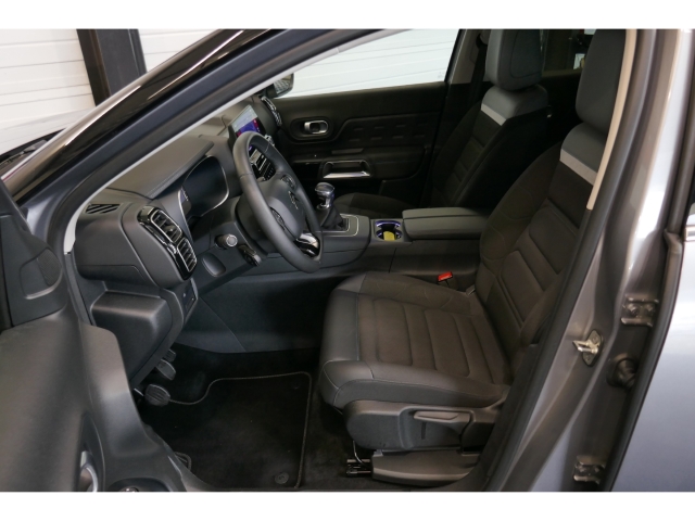 Fahrzeugabbildung Citroen C5 Aircross C-Series 360 Kamera LED Mehrzonenklima SHZ Keyless Totwinkelassistent - mit KI generiert/bearbeitet