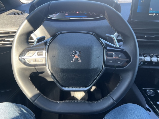 Fahrzeugabbildung Peugeot 3008 Hybrid Allure Pack Navi Digitales Cockpit LED El. Heckklappe Apple CarPlay Android Auto - mit KI generiert/bearbeitet