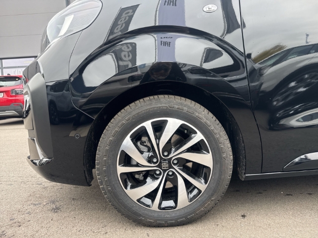 Fahrzeugabbildung Fiat Ulysse 180 BlueHDi L2 Top , AHK, Navi, Leder, Massage