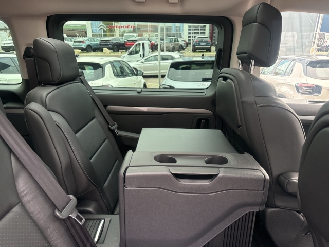 Fahrzeugabbildung Fiat Ulysse 180 BlueHDi L2 Top , AHK, Navi, Leder, Massage