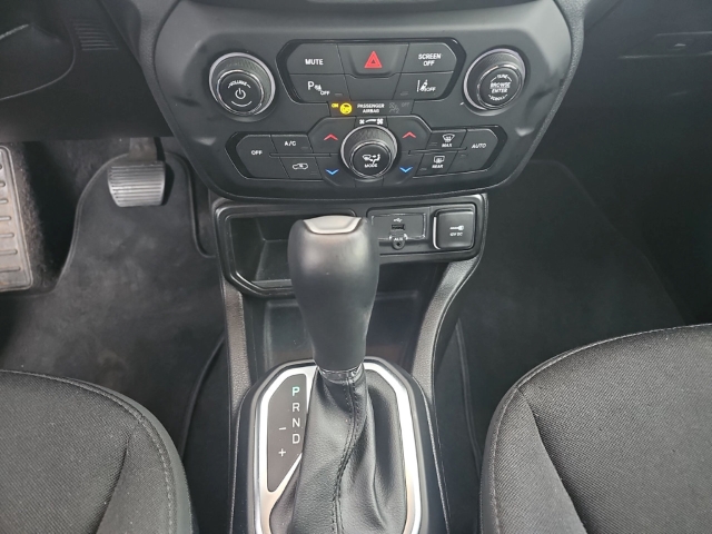Fahrzeugabbildung Jeep Renegade Limited, Navi, SHZ, Mild-Hybrid FWD, 130 PS Automatik