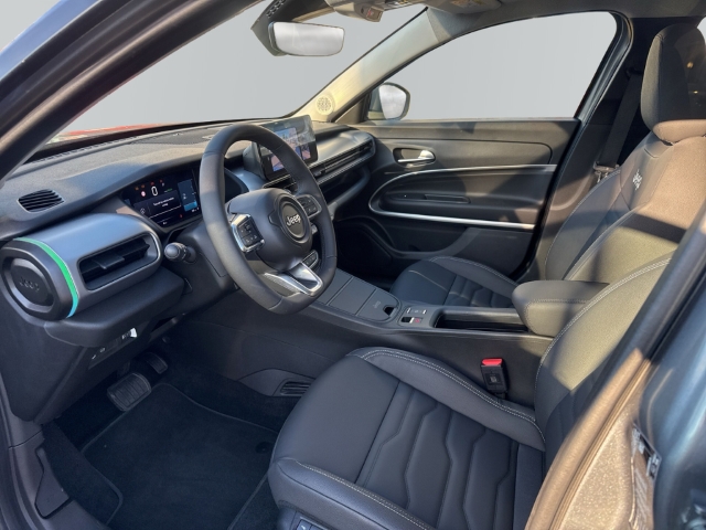 Fahrzeugabbildung Jeep Avenger Summit Electric Elektro , Leder, Pano