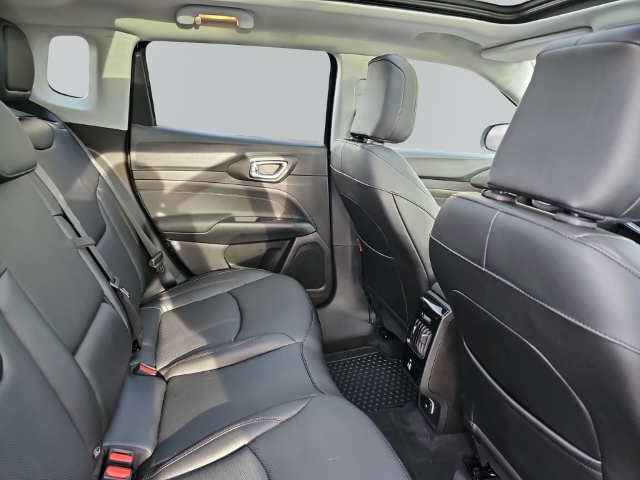 Fahrzeugabbildung Jeep Compass Trailhawk 1.3 PHEV MY 24 . Panodach Navi Leder digitales Cockpit