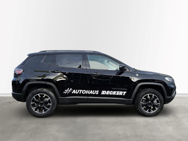 Fahrzeugabbildung Jeep Compass Trailhawk 1.3 PHEV MY 24 . Panodach Navi Leder digitales Cockpit
