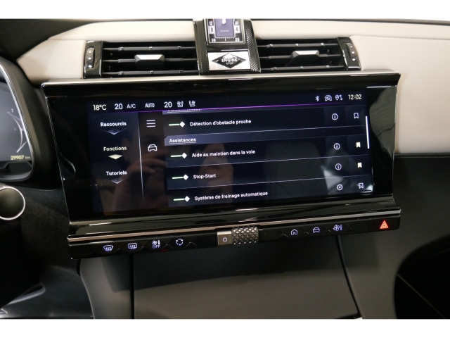 Fahrzeugabbildung DS Automobiles DS7 Esprit de Voyage Panorama Digitales Cockpit Klimasitze LED El. Heckklappe - mit KI generiert/bearbeitet