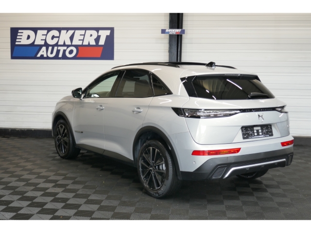 Fahrzeugabbildung DS Automobiles DS7 Esprit de Voyage Panorama Digitales Cockpit Klimasitze LED El. Heckklappe - mit KI generiert/bearbeitet