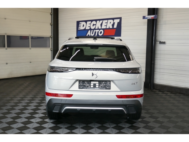 Fahrzeugabbildung DS Automobiles DS7 Esprit de Voyage Panorama Digitales Cockpit Klimasitze LED El. Heckklappe - mit KI generiert/bearbeitet