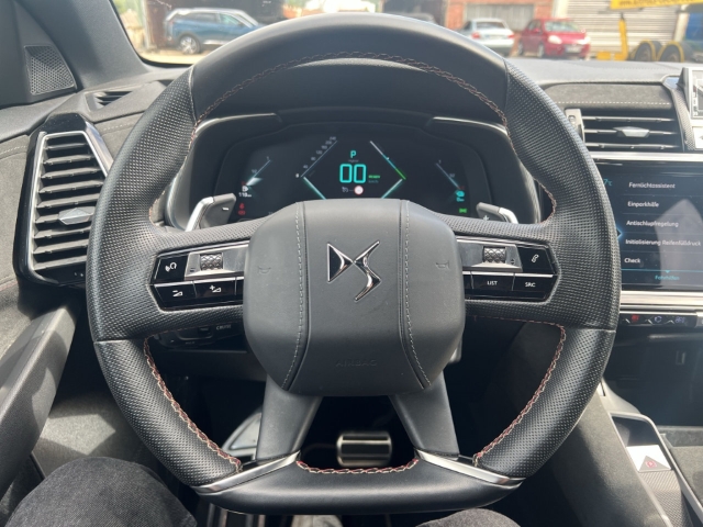 Fahrzeugabbildung DS Automobiles DS7 Crossback E-Tense 4x2 Performance Line + Navi LED El. Heckklappe Apple CarPlay