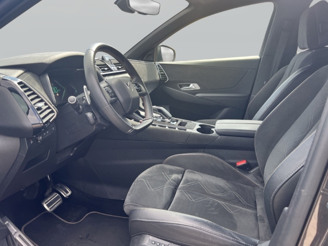Fahrzeugabbildung DS Automobiles DS7 Crossback E-Tense 4x2 Performance Line + Navi LED El. Heckklappe Apple CarPlay