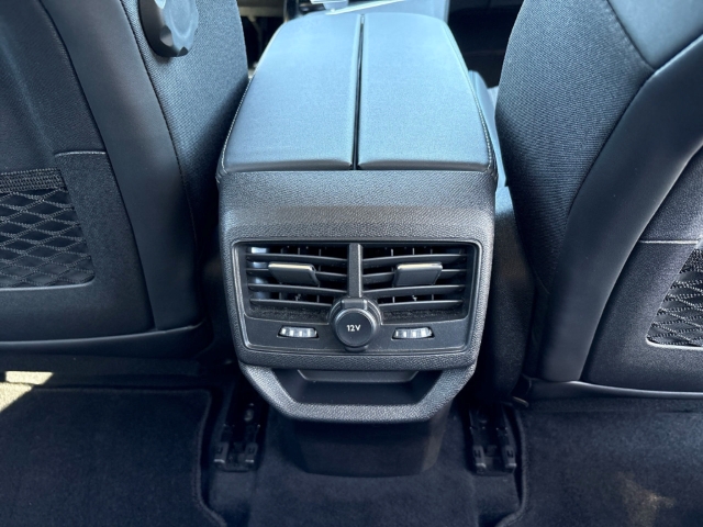 Fahrzeugabbildung Peugeot 3008 Allure Pack Navi Digitales Cockpit 360 Kamera LED ACC Apple CarPlay Android Auto