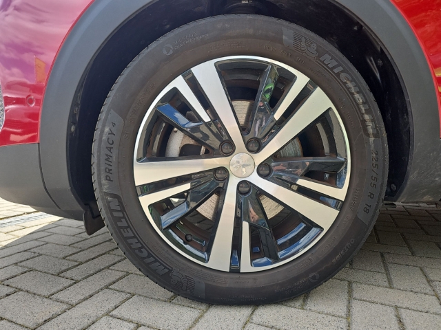 Fahrzeugabbildung Peugeot 3008 Hybrid 225 GT Plug-In Hybrid El. Panodach Navi Digitales Cockpit LED ACC Apple CarPlay