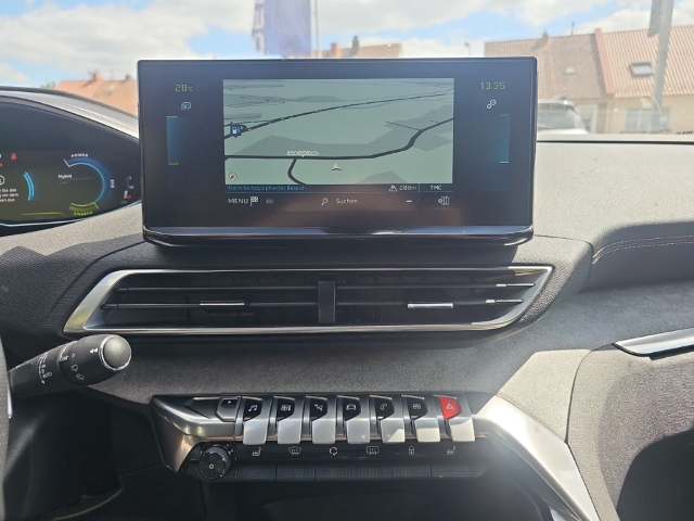 Fahrzeugabbildung Peugeot 3008 Hybrid 225 GT Plug-In Hybrid El. Panodach Navi Digitales Cockpit LED ACC Apple CarPlay