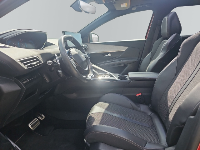 Fahrzeugabbildung Peugeot 3008 Hybrid 225 GT Plug-In Hybrid El. Panodach Navi Digitales Cockpit LED ACC Apple CarPlay