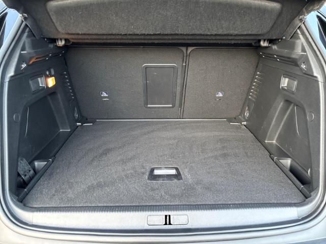 Fahrzeugabbildung Peugeot 3008 GT El. Panodach Navi Leder Digitales Cockpit Soundsystem Nachtsichtass. 360 Kamera