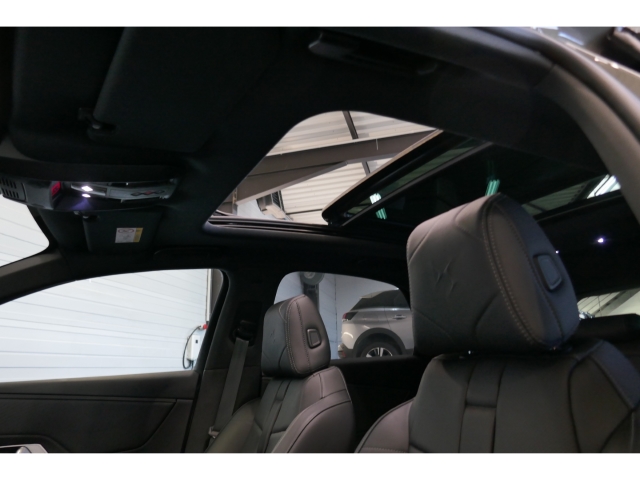 Fahrzeugabbildung DS Automobiles DS7 DS Opera AHK Panorama Leder Digitales Cockpit Memory Sitze Soundsystem - mit KI generiert/bearbeitet