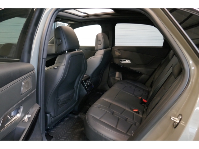 Fahrzeugabbildung DS Automobiles DS7 DS Opera AHK Panorama Leder Digitales Cockpit Memory Sitze Soundsystem - mit KI generiert/bearbeitet