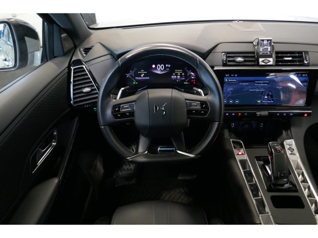 Fahrzeugabbildung DS Automobiles DS7 DS Opera AHK Panorama Leder Digitales Cockpit Memory Sitze Soundsystem - mit KI generiert/bearbeitet