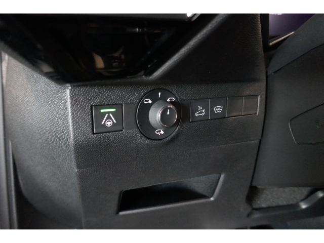 Fahrzeugabbildung DS Automobiles DS7 DS Opera AHK Panorama Leder Digitales Cockpit Memory Sitze Soundsystem - mit KI generiert/bearbeitet