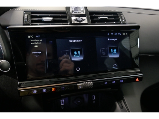 Fahrzeugabbildung DS Automobiles DS7 DS Opera AHK Panorama Leder Digitales Cockpit Memory Sitze Soundsystem - mit KI generiert/bearbeitet