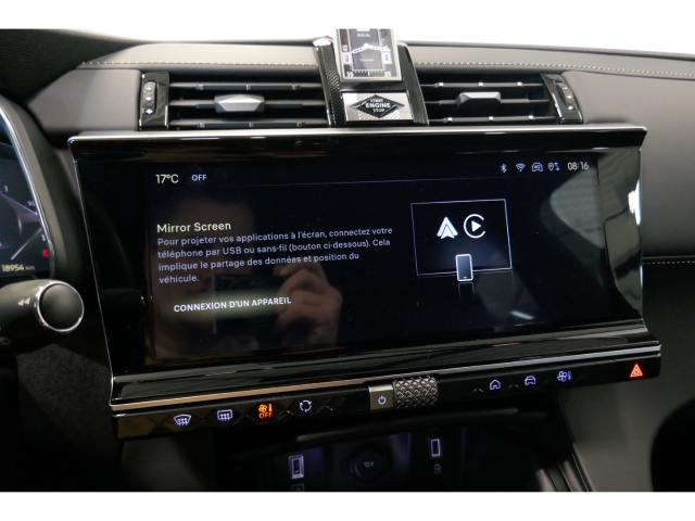 Fahrzeugabbildung DS Automobiles DS7 DS Opera AHK Panorama Leder Digitales Cockpit Memory Sitze Soundsystem - mit KI generiert/bearbeitet