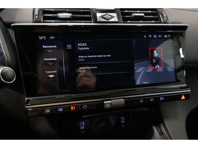 Fahrzeugabbildung DS Automobiles DS7 DS Opera AHK Panorama Leder Digitales Cockpit Memory Sitze Soundsystem - mit KI generiert/bearbeitet