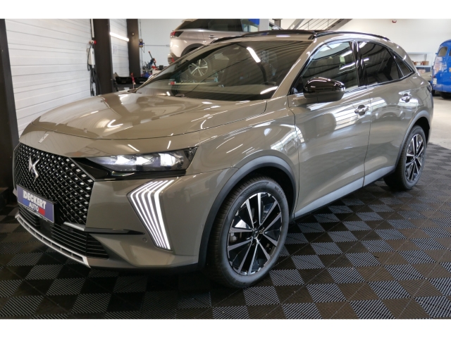 Fahrzeugabbildung DS Automobiles DS7 DS Opera AHK Panorama Leder Digitales Cockpit Memory Sitze Soundsystem - mit KI generiert/bearbeitet