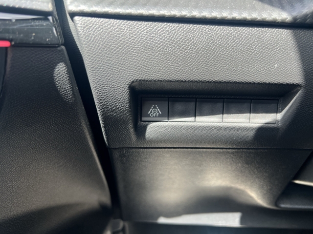 Fahrzeugabbildung Peugeot 208 GT Navi LED ACC Klimaautom Fahrerprofil DAB Ambientebeleuchtung SHZ Parklenkass.