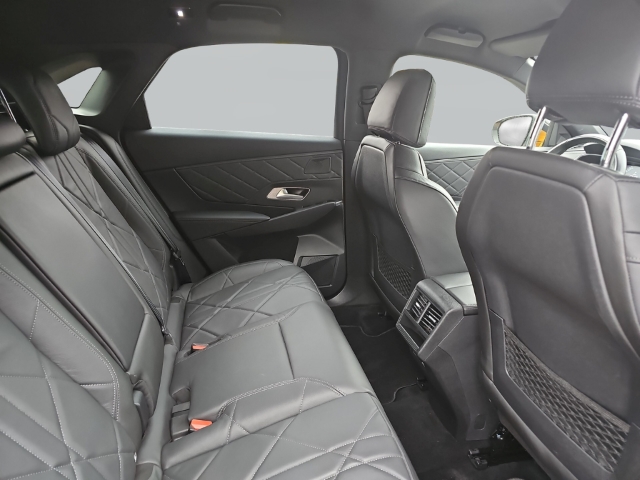 Fahrzeugabbildung DS Automobiles DS7 Crossback DS E-Tense 4x4 So Chic Hybrid EU6d AD Navi LED ACC Apple CarPlay