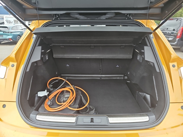 Fahrzeugabbildung DS Automobiles DS7 Crossback DS E-Tense 4x4 So Chic Hybrid EU6d AD Navi LED ACC Apple CarPlay