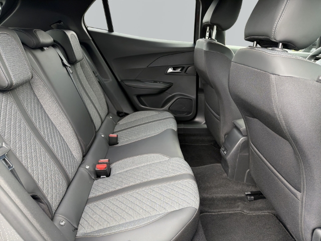 Fahrzeugabbildung Peugeot 2008 Allure LED Apple CarPlay Android Auto Klimaautom Fahrerprofil Musikstreaming DAB