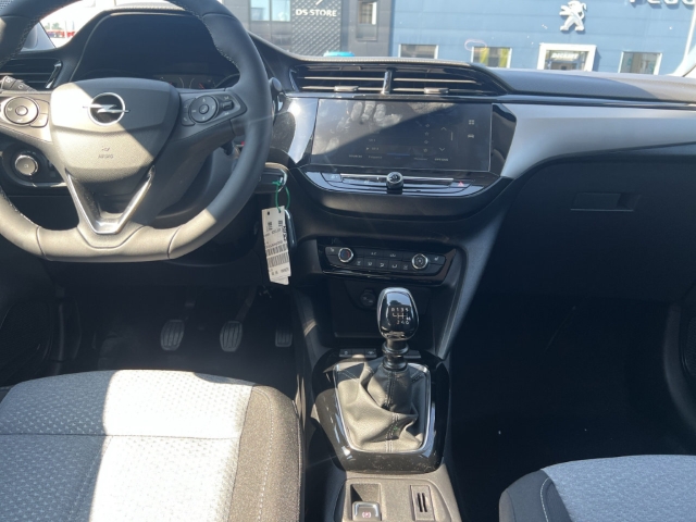 Fahrzeugabbildung Opel Corsa Edition LED Apple CarPlay Android Auto Musikstreaming DAB SHZ LenkradHZG Spurhalteass.