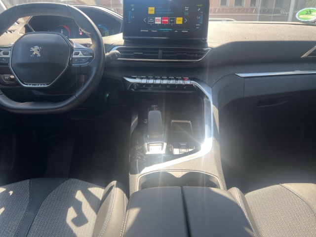 Fahrzeugabbildung Peugeot 3008 Hybrid 225 Allure Pack Navi Digitales Cockpit LED Apple CarPlay Android Auto