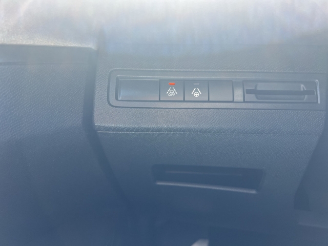 Fahrzeugabbildung Peugeot 3008 Hybrid GT Navi Digitales Cockpit LED ACC 2-Zonen-Klimaautom Fahrerprofil