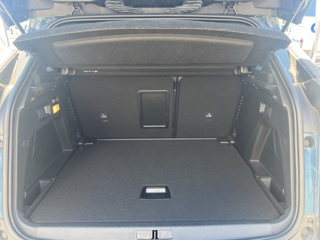Fahrzeugabbildung Peugeot 3008 Hybrid GT Navi Digitales Cockpit LED ACC 2-Zonen-Klimaautom Fahrerprofil