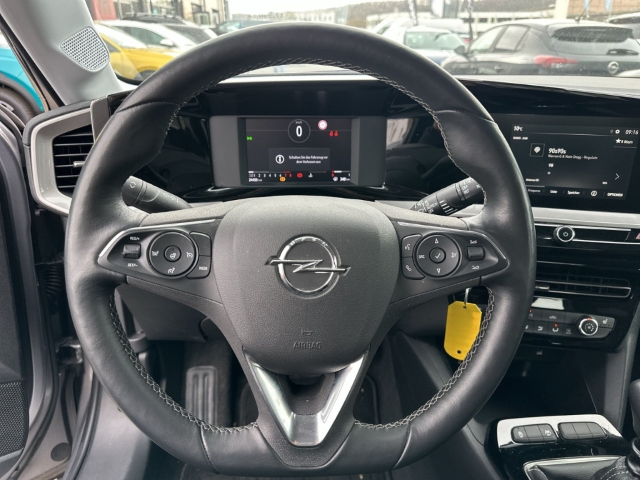 Fahrzeugabbildung Opel Mokka Enjoy Digitales Cockpit LED Apple CarPlay Android Auto Musikstreaming DAB Ambientebeleuchtung