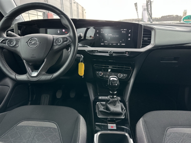 Fahrzeugabbildung Opel Mokka Enjoy Digitales Cockpit LED Apple CarPlay Android Auto Musikstreaming DAB Ambientebeleuchtung