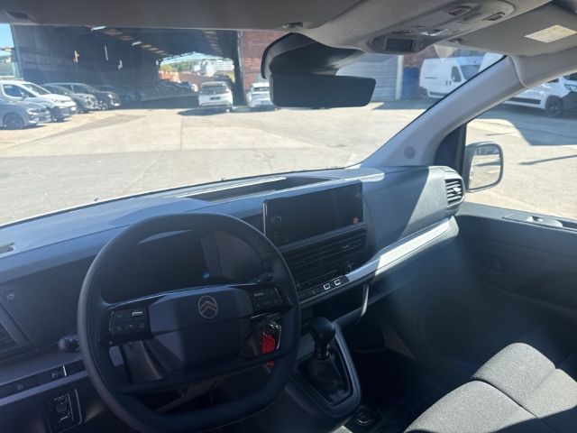 Fahrzeugabbildung Citroen Jumpy Kasten Lang L3 2,0 BlueHDI 145 ohne S&S