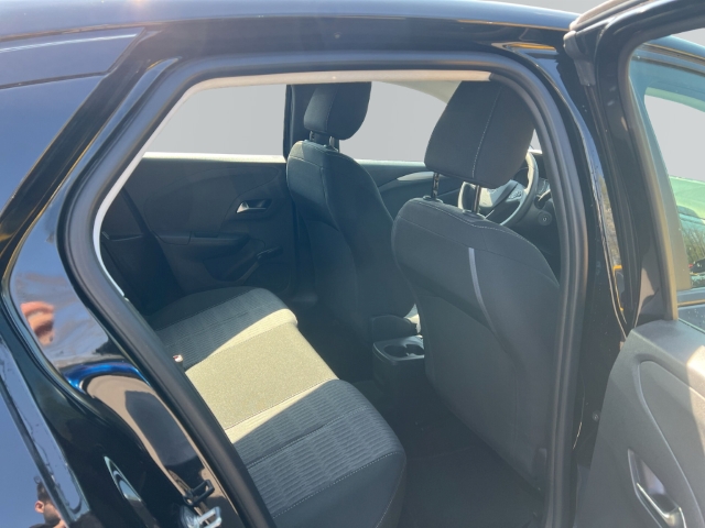 Fahrzeugabbildung Opel Corsa Edition LED Apple CarPlay Android Auto Musikstreaming DAB Spurhalteass. Fernlichtass.