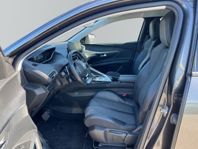 Fahrzeugabbildung Peugeot 3008 Hybrid 225 Allure AHK Navi Digitales Cockpit LED 2-Zonen-Klimaautom