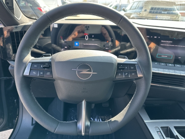 Fahrzeugabbildung Opel Astra L Sports Tourer Ultimate HUD AHK-abnehmbar Navi Soundsystem 180 Kamera LED Blendfreies