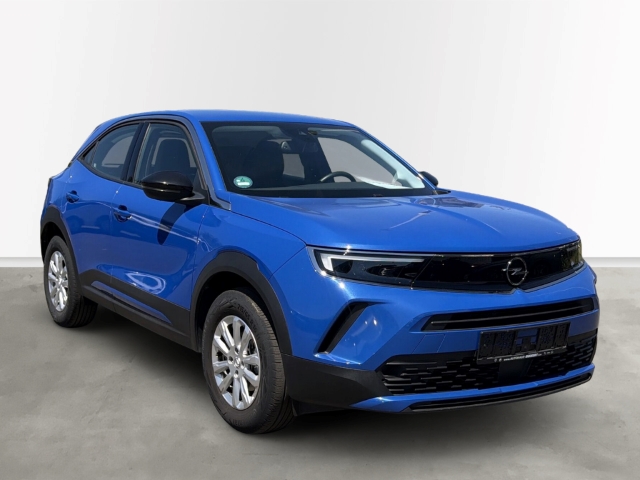 Fahrzeugabbildung Opel Mokka Enjoy Digitales Cockpit LED Apple CarPlay Android Auto Musikstreaming DAB Ambientebeleuchtung - mit KI generiert/bearbeitet