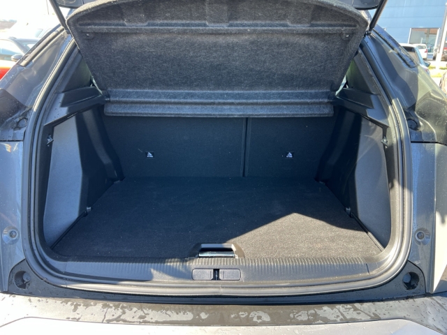 Fahrzeugabbildung Peugeot 2008 GT Navi Leder 360 Kamera Massagesitze LED Klimaautom Fahrerprofil DAB Ambientebeleuchtung